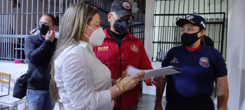 mirelct's tweet photo. #7May || Acompañamiento al Vicepresidente @CeballosIchaso1 a la  Inspección de la Estación PNB y el Centro de Control y Resguardo del Detenido de la @PNBVzla, en la Parroquia El Valle, garantizando los #DDHH de las privadas de libertad #JuventudDeportivaDeOro @NicolasMaduro https://t.co/85cnd1AlvW