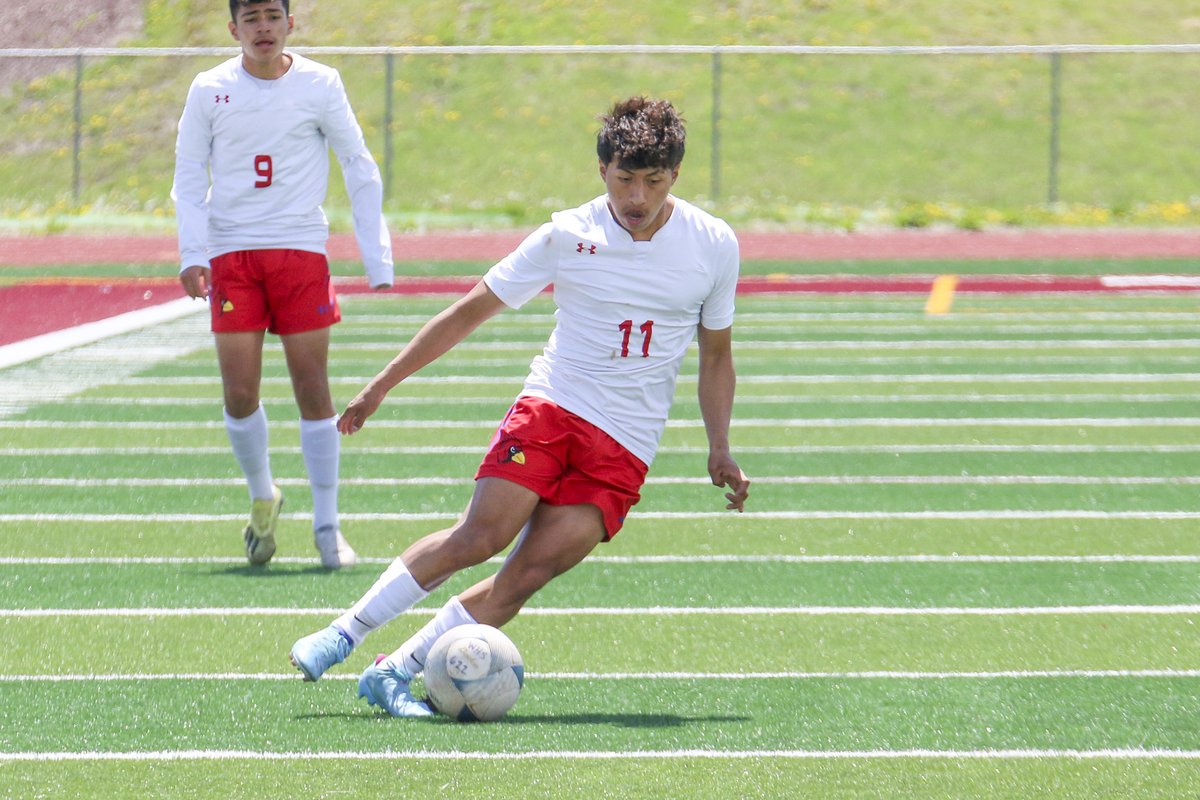 SCIStephanie's tweet photo. B SOC: Junior Rafael Tercero of @CreteMensFC brings the ball down the field against Waverly in the district final. #cretecards #dribbledrive #excellentcontrol https://t.co/GZF7illmWM