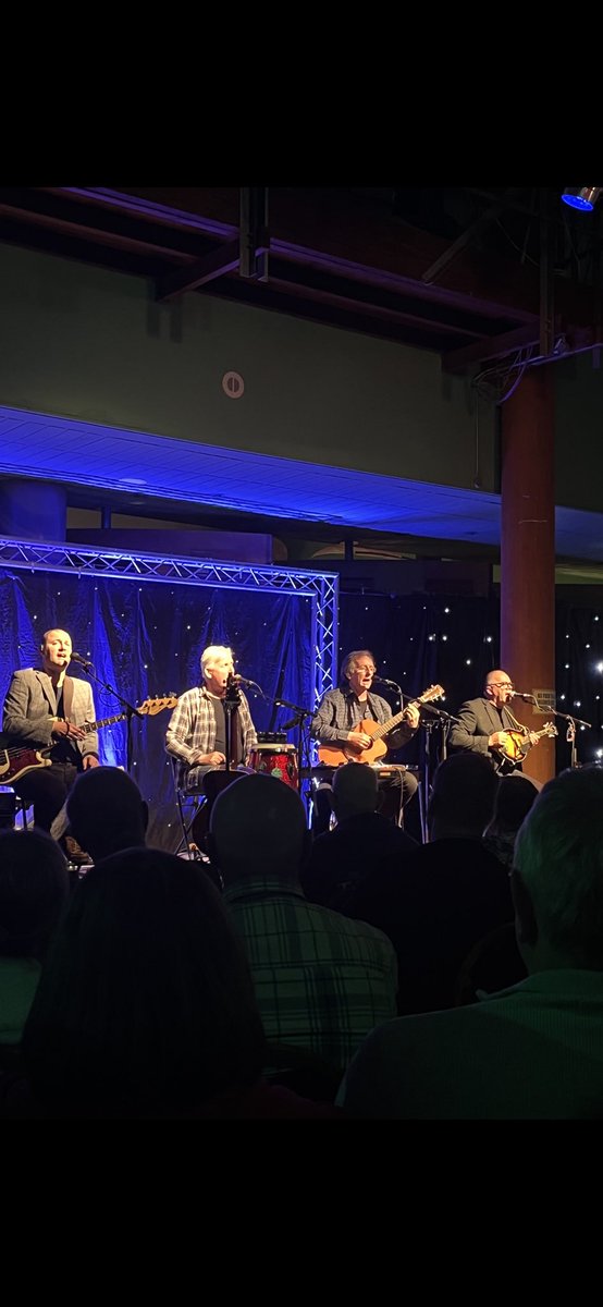 JudithTaylor45's tweet image. Great night at Conkers Discovery indoor Gig. Freebie tickets for NHS staff to see Talon - The Acoustic Collection. @DrRobbieErskine you were right about this group being amazing, we’ve had a great night. Thanks to @UHDBTrust 

#simonandgarfunkel #Eagles #10cc #PinkFloyd
