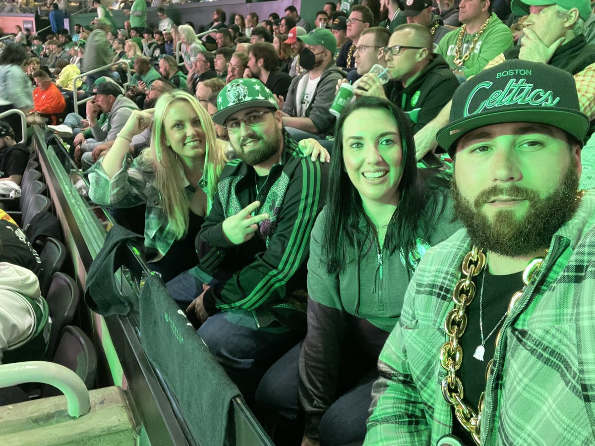 DrSarah1on1's tweet photo. Okay okay .. per usual #celticsvsbucks they lost this in the 3rd … but 1 sec cmon. @celtics .. refs need to make fair calls .. stay well #section15 https://t.co/vyQPEqZnwg