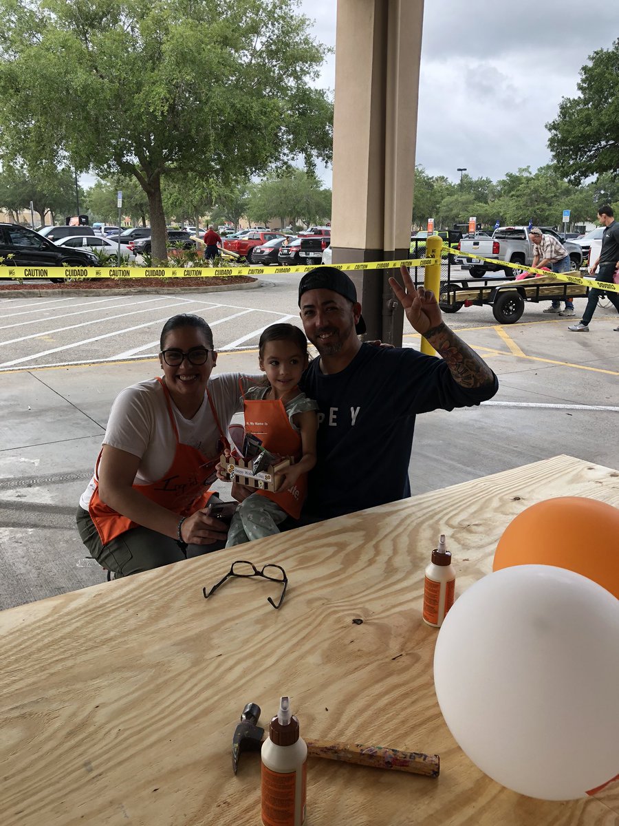 CatherineAlmag1's tweet photo. Kids Workshop was back at The Mighty Sun City. What a great start to a great Mothers Day Weekend. @ttbeme02 @leighmartin44 @Tre_THD https://t.co/suYckvatXI
