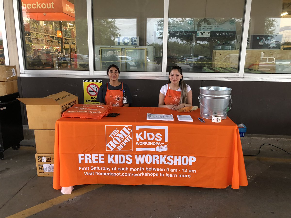 CatherineAlmag1's tweet photo. Kids Workshop was back at The Mighty Sun City. What a great start to a great Mothers Day Weekend. @ttbeme02 @leighmartin44 @Tre_THD https://t.co/suYckvatXI