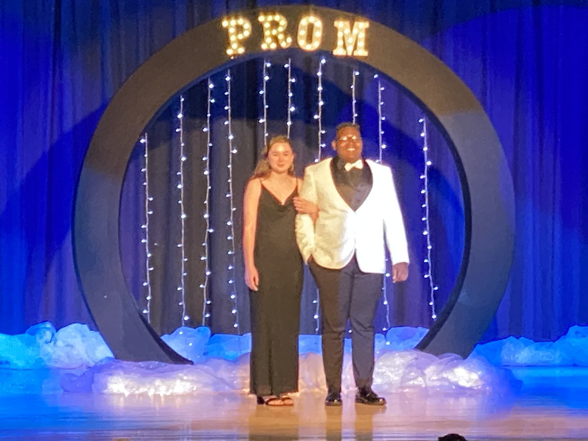 SHHSEagles's tweet photo. One of our lovely pairs at grand march! #SHHSEagles #weSOARhigher #WorcesterSystem https://t.co/gJJA8MNZ7G