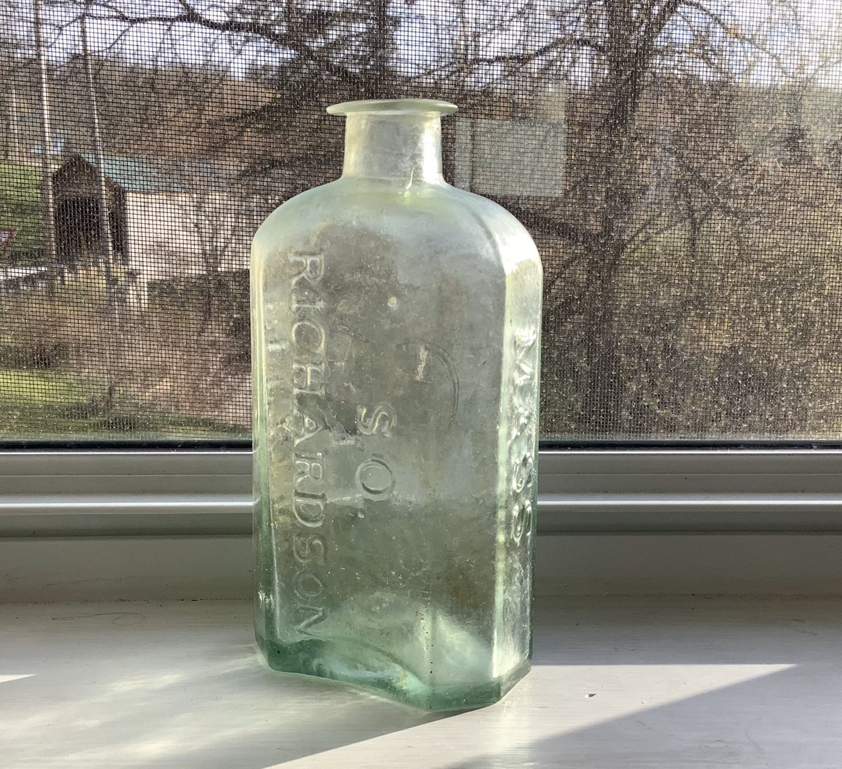 patesden's tweet photo. First flea market find of the season. S.O. Richardson’s Bitters bottle. I hope this is a good omen for the summering picking season to come. #antiquebottles #Bittersbottle #Vermont #fleamarketfind https://t.co/eEk9MqL2CL