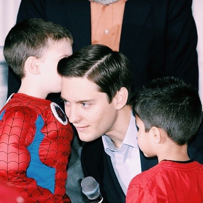 RT @thinkerpete: spider-man with spider-men <3 https://t.co/6kNut8ia4y