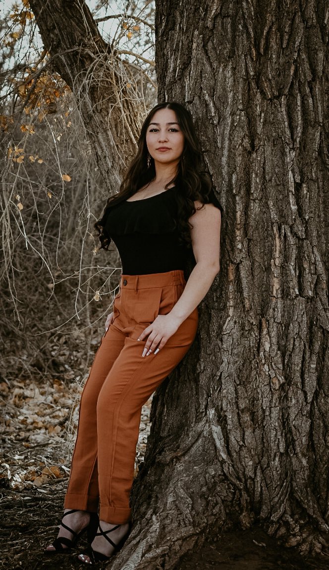 505FamilyAdvtrs's tweet photo. Graduation photos I did recently.. what do you think?👩‍🎓👩‍🎓👩‍🎓👩‍🎓👩‍🎓 #graduation2022 #graduationphotos #photography #portraitphotography https://t.co/hEMEUQAdW9