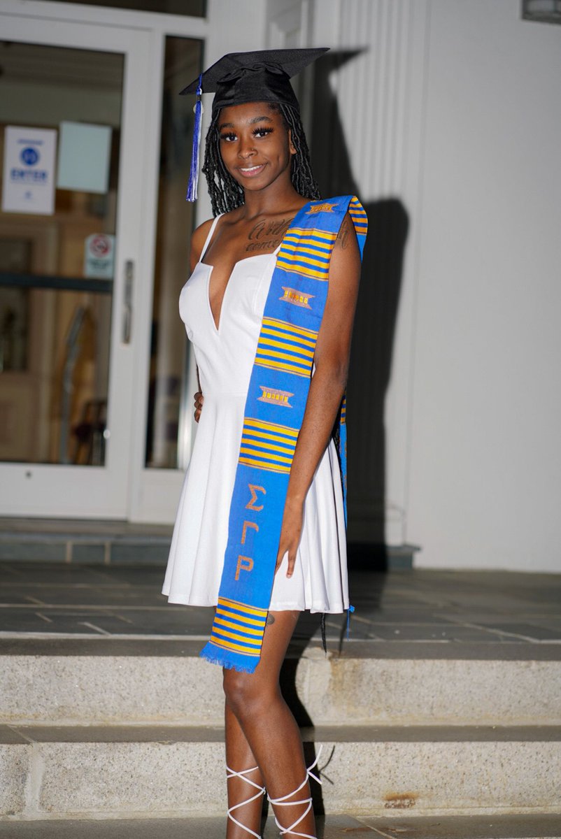 ItsladyD_'s tweet photo. First Generation College Grad ✅ https://t.co/OU23s6vRvL