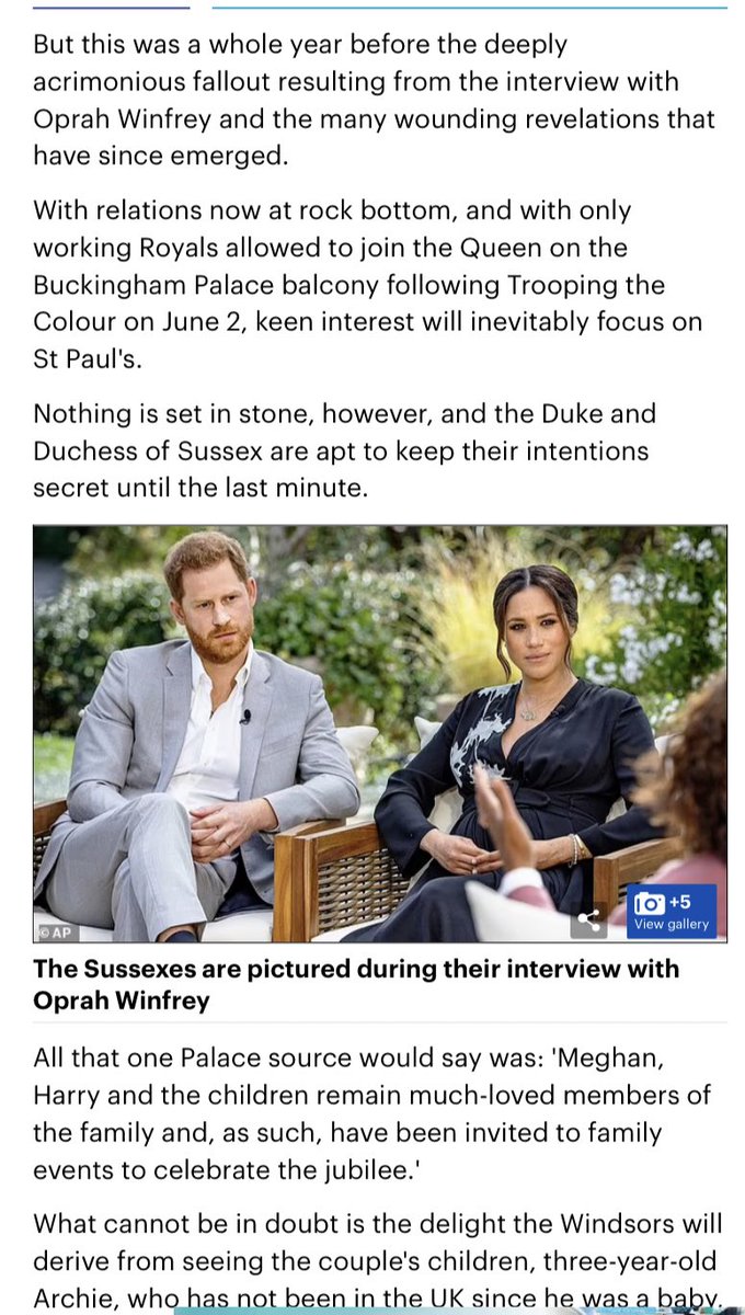 jozzzaphen's tweet photo. Suddenly it’s all about the church service, to get the #fake4 hopefully we’ll get the #FreedomFour #SussexandYorks 🙄 https://t.co/1HIoGTKhsF
