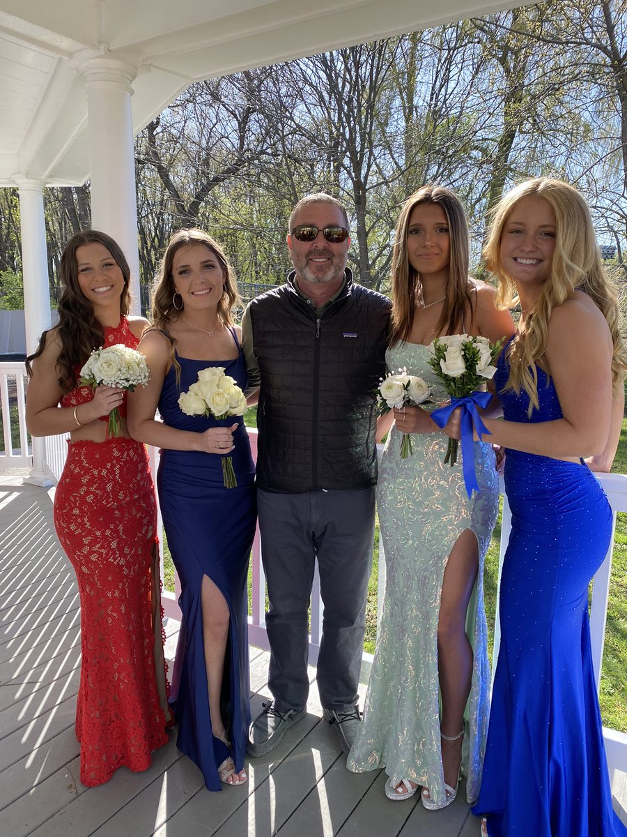 bataviasoccer15's tweet photo. Happy Prom Day!  Have fun, make memories and remember to represent our team well ⚽️🐾⚽️ https://t.co/QRiCdR05ly