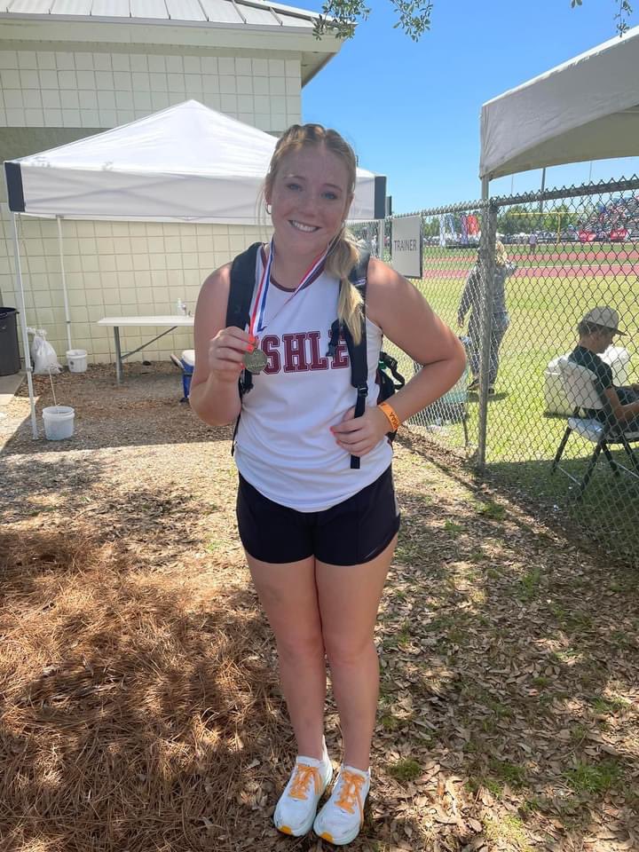 Maddie Roberts = back to back state champ!!! 💪🏽