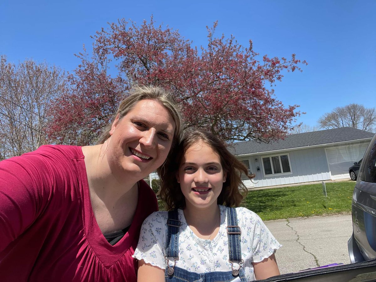 IowaJeni's tweet photo. I went door-knocking with my campaign manager. We were nervous at first, but the welcoming folks of Iowa made it an easy task. I look forward to knocking on your door next!
#PeopleOverParty https://t.co/8bAMxYxgZb