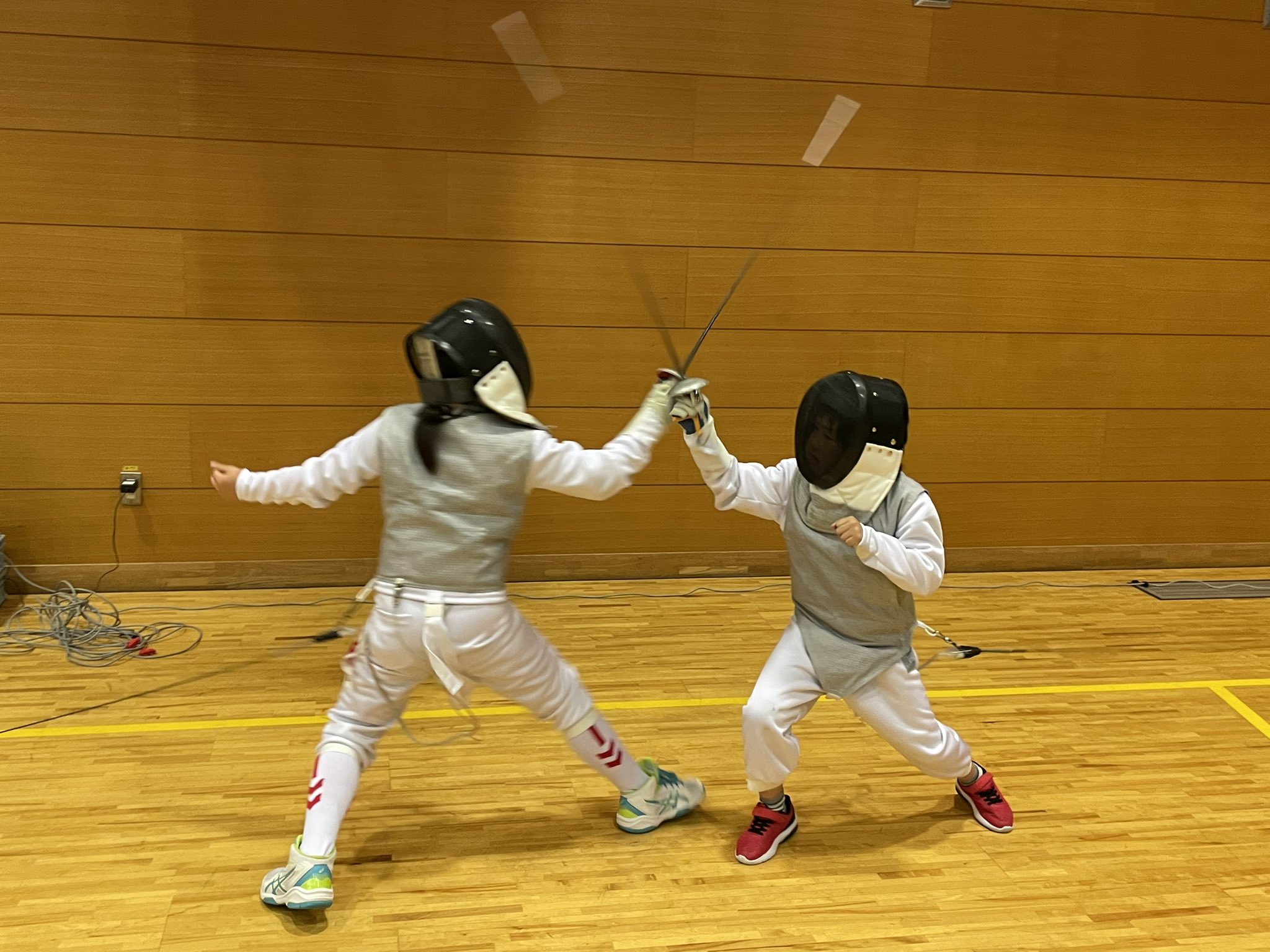 千葉フェンシングクラブ 元気に楽しくファイティング フェンシングのかっこよさ もっとたくさん伝えたい フェンシング 千葉フェンシング 千葉市 みどり台 小学生 中学生 習い事 個人レッスン 楽しい 仲間 一緒に 頑張る 勝ちたい 突け
