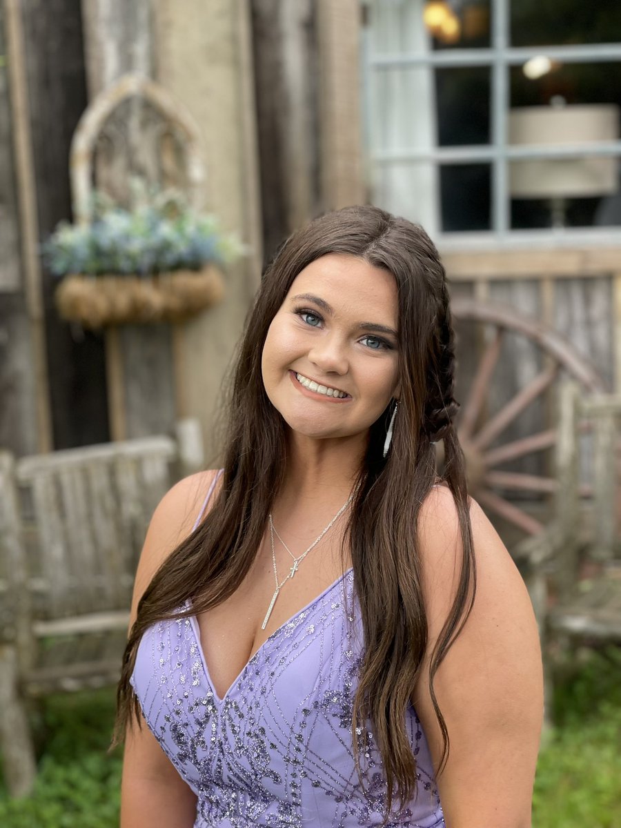 BryanKFord1's tweet photo. 8th grade prom for this one this year.  Does anyone know how to stop this train? I wanna get off. https://t.co/b5RfiVQO0L