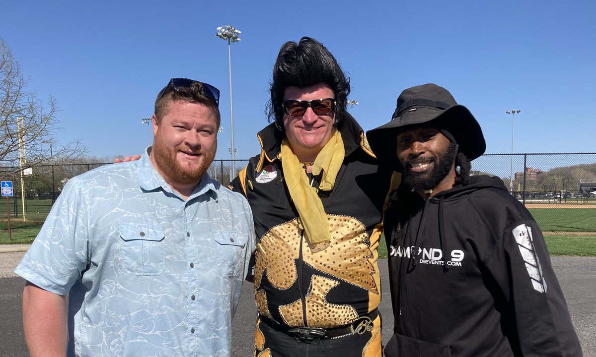 Watched some softball, reminisced, met Elvis &amp; caught a foul ball…good times!