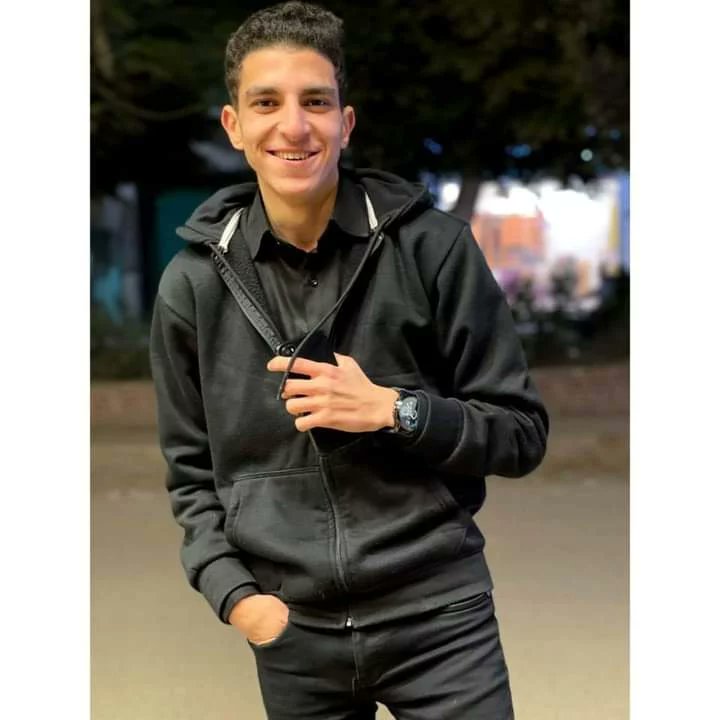 Mohammed_Tareki's tweet photo. مش هقول كلام كتير وانت عارف واكيد حاسس انا عملت اي اليومين إللى فاته ، ربنا يعلم أنا موجوع عليك قد اي وتعبان اوى والله ، ربنا يرحمك ويغفر لك يا حموو ، واحشانى ضحتك اوى يا صاحبى ، واحشتينى اوى اوى والله يا حبيبى ، ربنا يرحمك يا حبيبى يا احلى واجمل حُسينى 💚❤️. https://t.co/IYf5oYhRlg
