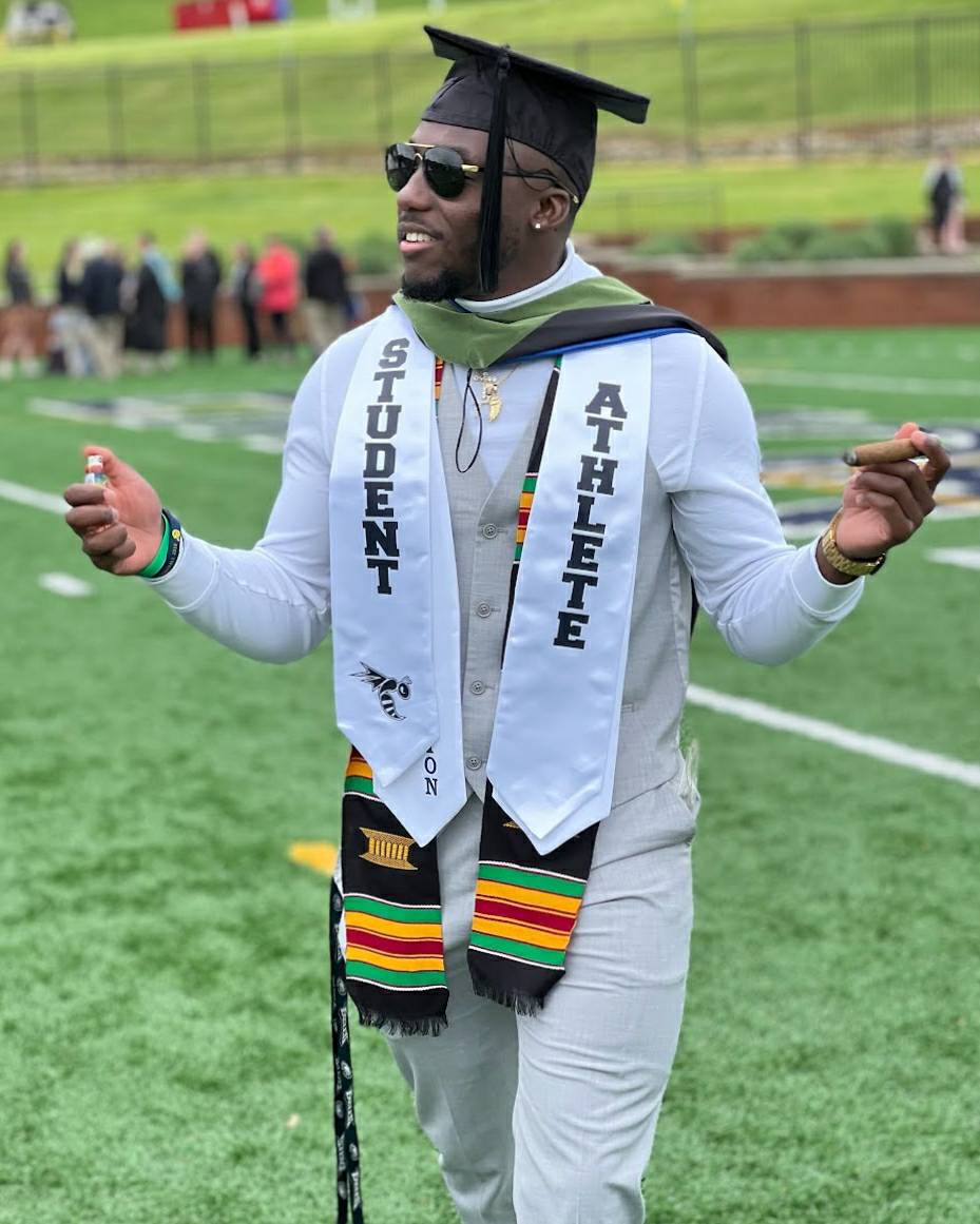 ItsOrderMySteps's tweet photo. π College Commencement for #OMSsuccess Tyler Easley @CoachEasley__ #ClassOf2022 Emory and Henry College π @emoryandhenry Congrats on graduation! U R the GREATEST & #πΊπππππππ π΅πππ¦
@EHCFootball #2warmTheHiv3 #GoWasps #ECH22
@wcsportsinfo #omsHighSchoolClass 2018 https://t.co/KqnRG1Vs3E
