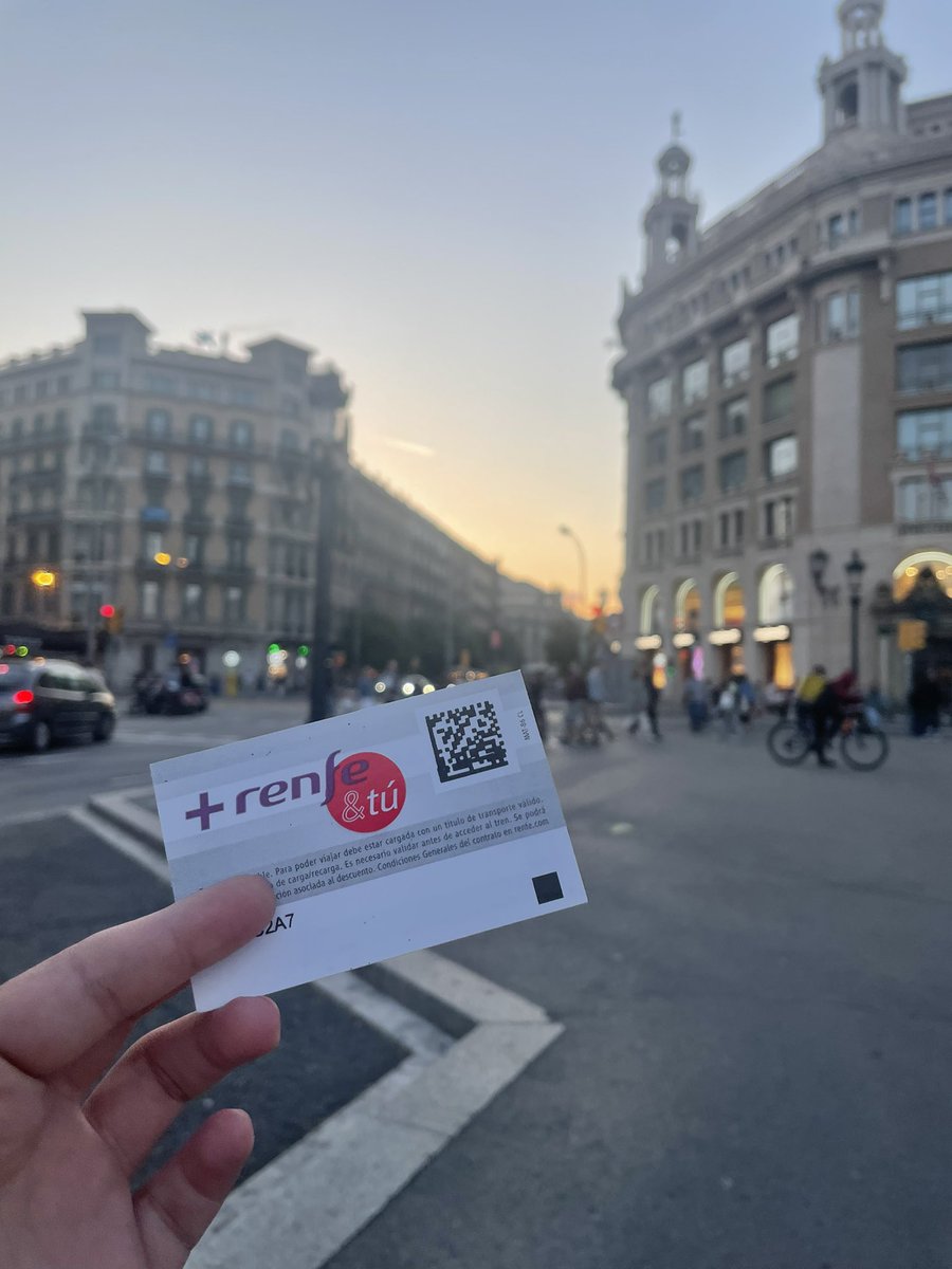 Fun Fact: Wusstet ihr, dass man in Spanien Zugkarten wiederverwenden kann und dafür sogar 0,50€ Rabatt auf die nächste Fahrt bekommt? So macht Nachhaltigkeit Spaß! 🌱 #erlebees #studierenweltweit