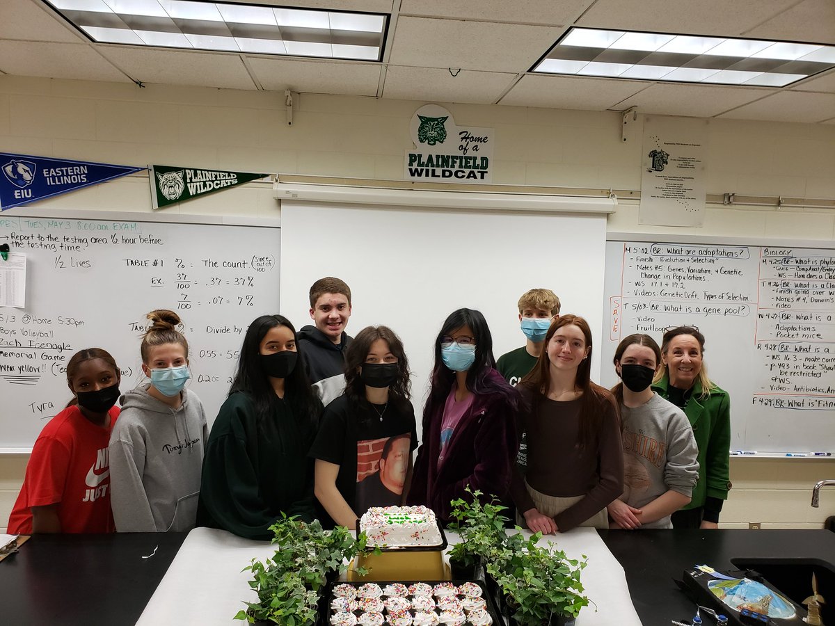 BioExplorations's tweet image. Senior send-off for BioExplorations. They will be missed!