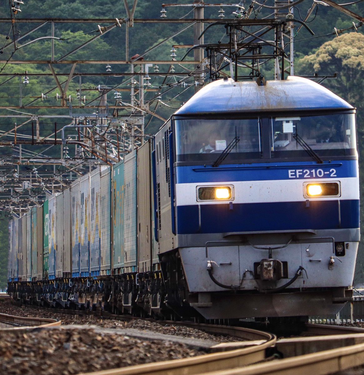 522_kiyo's tweet photo. おはようございます😊
#新鶴見a212運用 #1051レ #EF2102
#代走 #EF210 #岡山機関区 #貨物列車 #電気機関車 2022.5.08 https://t.co/Jwuvr1FlZB