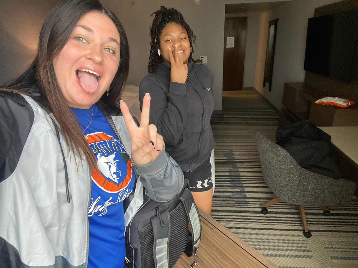 Sky_Montgee_'s tweet photo. Had so much fun this weekend at the #unsignedshowcase thanks to @LgrBasketball for the opportunity ! 🫶🏽💕🏀 https://t.co/lSesN3YTko
