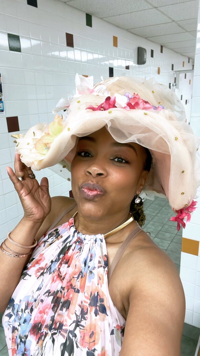 sinitawells's tweet photo. #Derby fun and fashion. Hat made by me. Dress purchased at @Macys https://t.co/JVVnZHAlhO