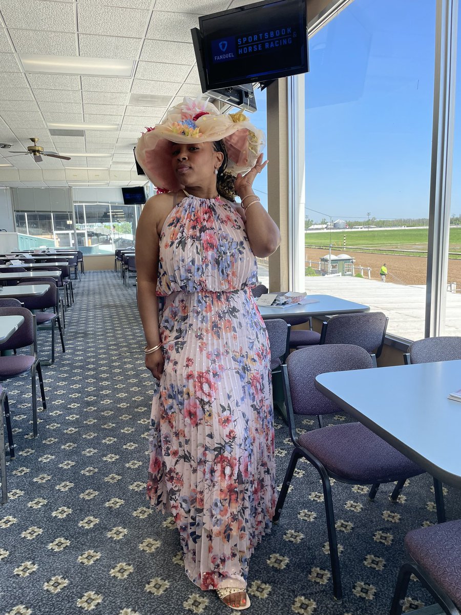 sinitawells's tweet photo. #Derby fun and fashion. Hat made by me. Dress purchased at @Macys https://t.co/JVVnZHAlhO