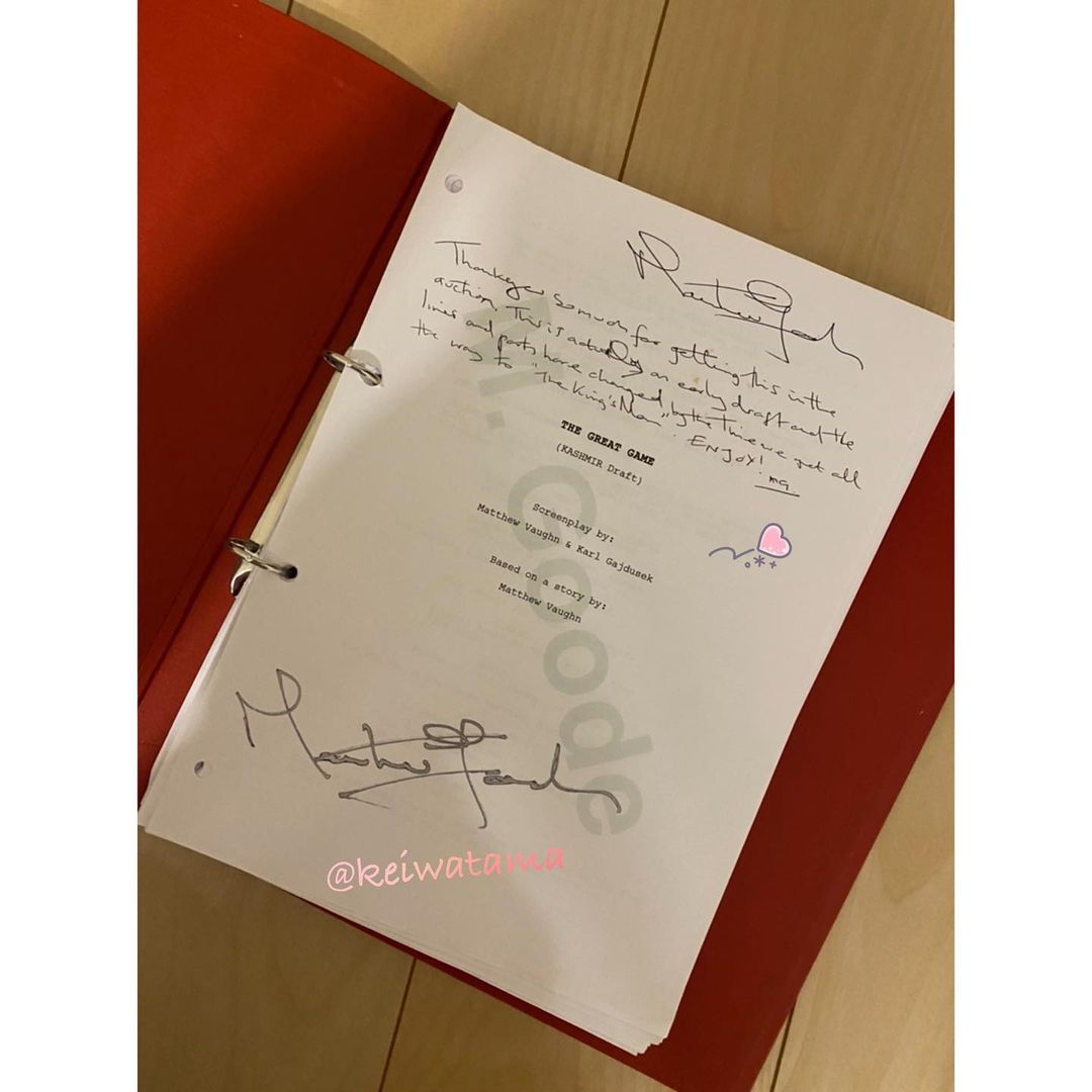 VegaCatLove's tweet photo. At the "Auction for Ukraine", @keiwatama
(Instagram) wins Matthew's autograph autograph👏👏👏
I envy you💕
#MatthewGoode 
#AuctionForUkraine 🇺🇦 https://t.co/dXuoyqHJFs
