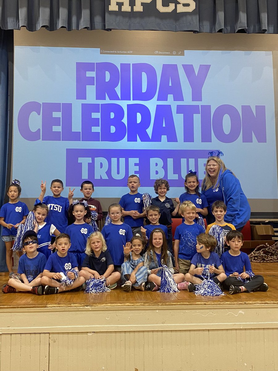 CSFlowerPower's tweet photo. We are #trueblue @HPCS_TN #lifeinthegarden https://t.co/3B4gtpWPVd