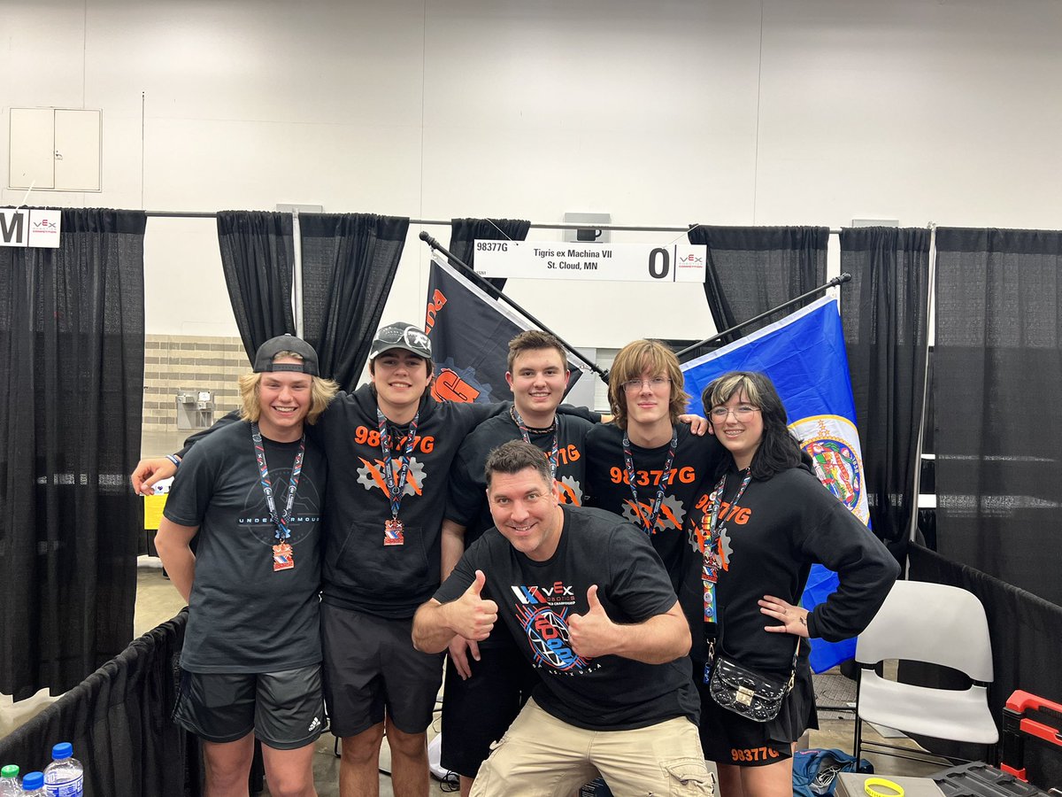 AmyMDvorak's tweet photo. Tech High School Robotics in their first ever VEX World Robotics appearance finishes in the division quarter finals! @ISD742 @tech_activities @VEXRobotics https://t.co/KIK4u4uQaQ