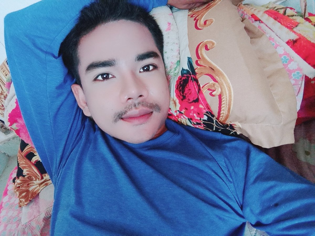 ReamSopheak's tweet photo. កំពុងស្ពឺ សំរោងទោង https://t.co/8nt2pbsJwV