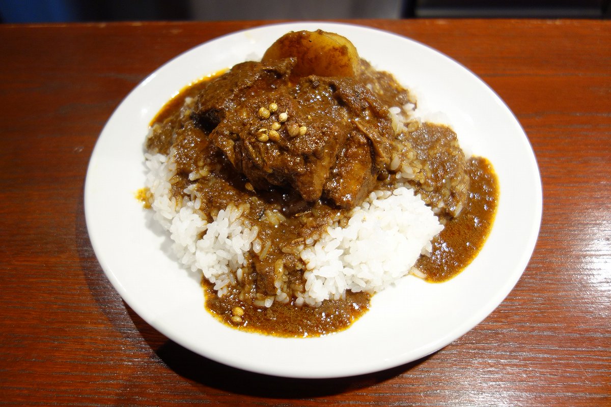 rakusyoku's tweet photo. 北千住のDEVIL CURRYさんでいただいたデビルカレースペシャル(^^)
辛いけど美味いです。
#DEVILCURRY #デビルカレー https://t.co/0UFGjLHy1p