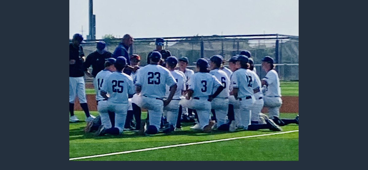 IHS_knightsBB's tweet photo. Here are your Bi-District Champions!
Congratulations guys - fun to watch! Thank you to all the students and fans that came out - we will see you next week! ##we>me #chasinghistory #family #true10thman #thankyou #wewontquit https://t.co/X0PCfVJYTF