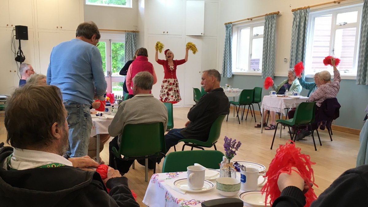 Great #MemoryMomentsCafe today - fun, laughter, chatting, singing, dancing &amp; pom-pom waving..! Lovely #community event &amp; great atmosphere. Next cafe 17 May. 2-4pm

#HaywardsHeath #Lindfield #Cuckfield #dementiacafe #dementia #carerssupport #sussex #BurgessHill #knowdementia #care