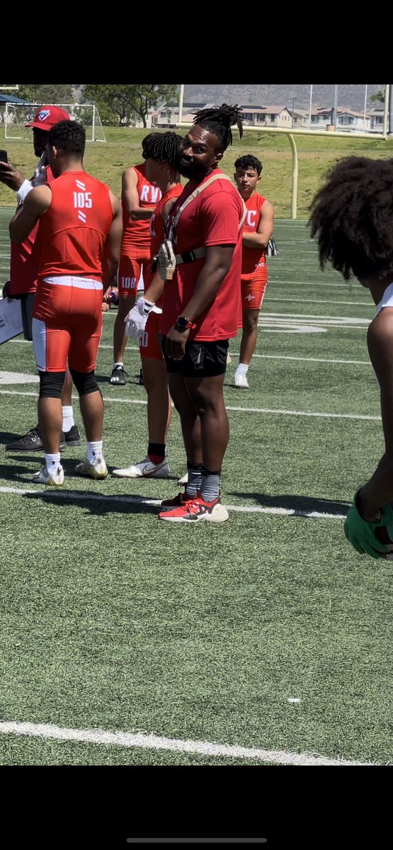 JamesSpicerjr's tweet photo. The face you make when you at @RVCshowcase cooking the DBs 😂. I had so much fun competing against high school players can’t wait for the next camp #C/O26 #rvcshowcase #8thgrader #highschoolwork #Competition #competing #football https://t.co/H6co1v7RjR