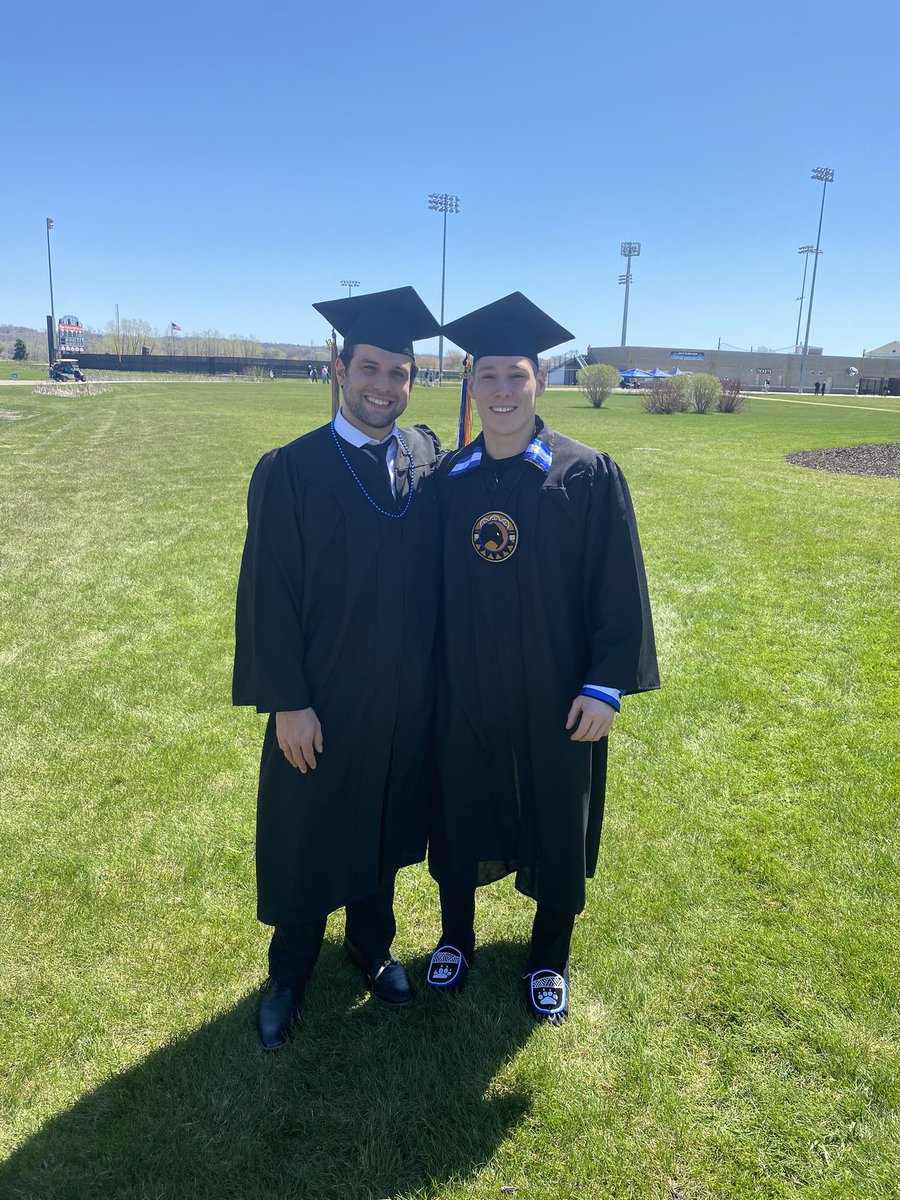 marianachad2's tweet photo. Congrats gentleman!! Class of 2022 https://t.co/faqn4QoGir