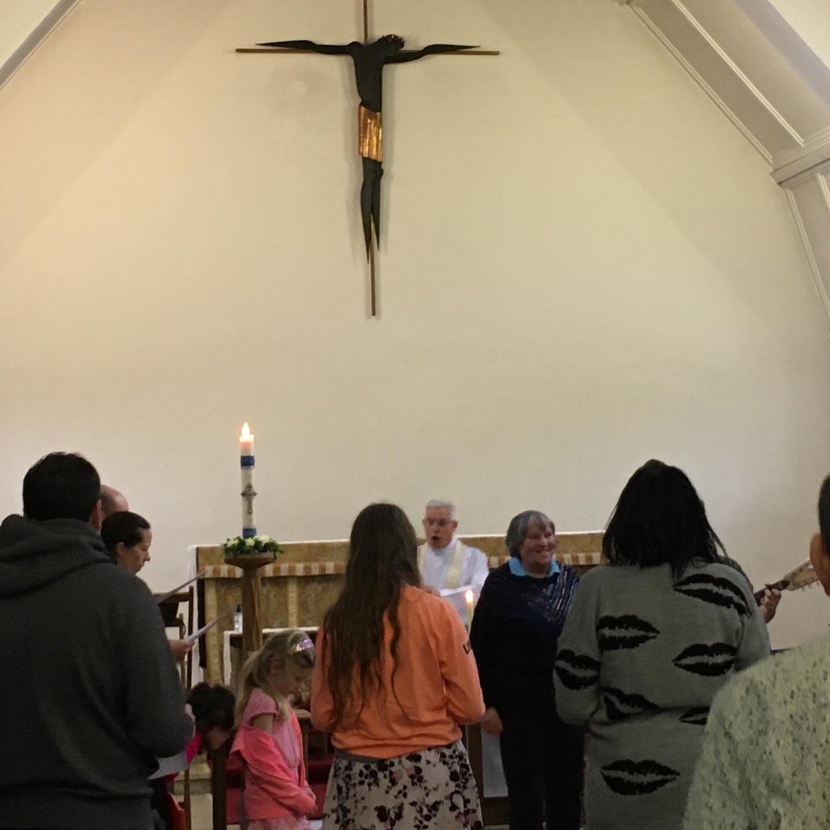 Lovely #messymass this evening which involved #familyworship , activity songs, Godly play about the Good Shepherd. Next MessyMass will be 21 May at 4.30pm. All welcome
#HaywardsHeath #Lindfield #sussex #growingfaith <a href="/ChichesterDio/">Chichester Diocese</a> <a href="/churchofengland/">The Church of England</a> #community #faith
