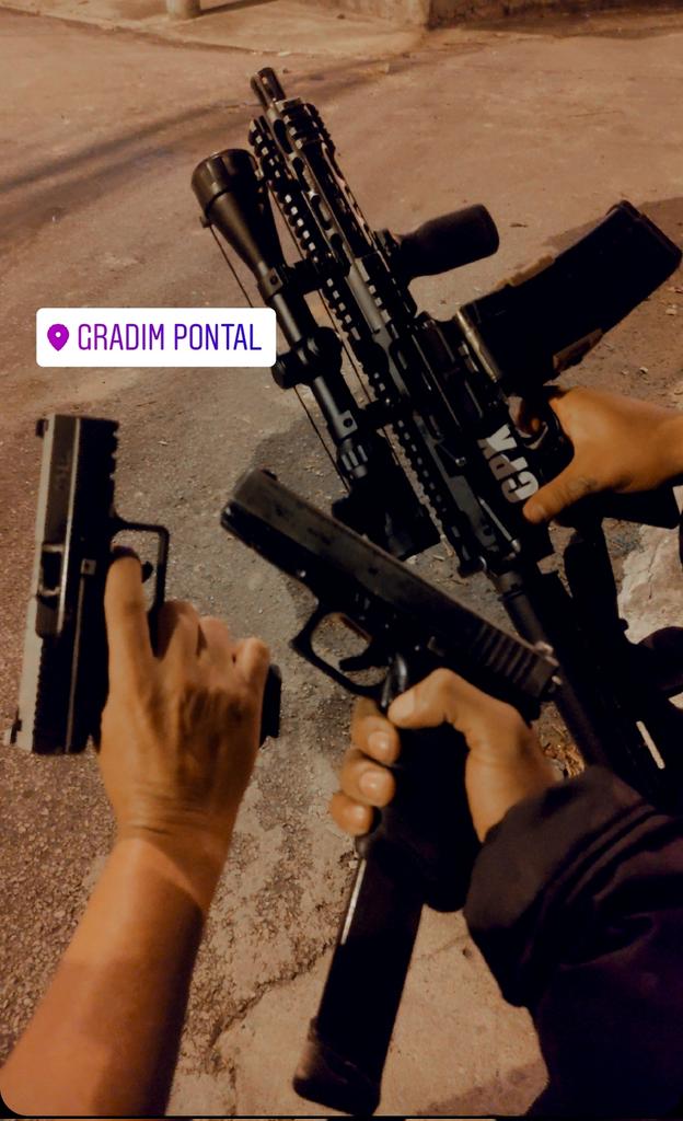 Os cria tá na pista , vem com papo de carro estranho vai capotar .. e só cria no quadrado 🏹🔥🚩👹🙉