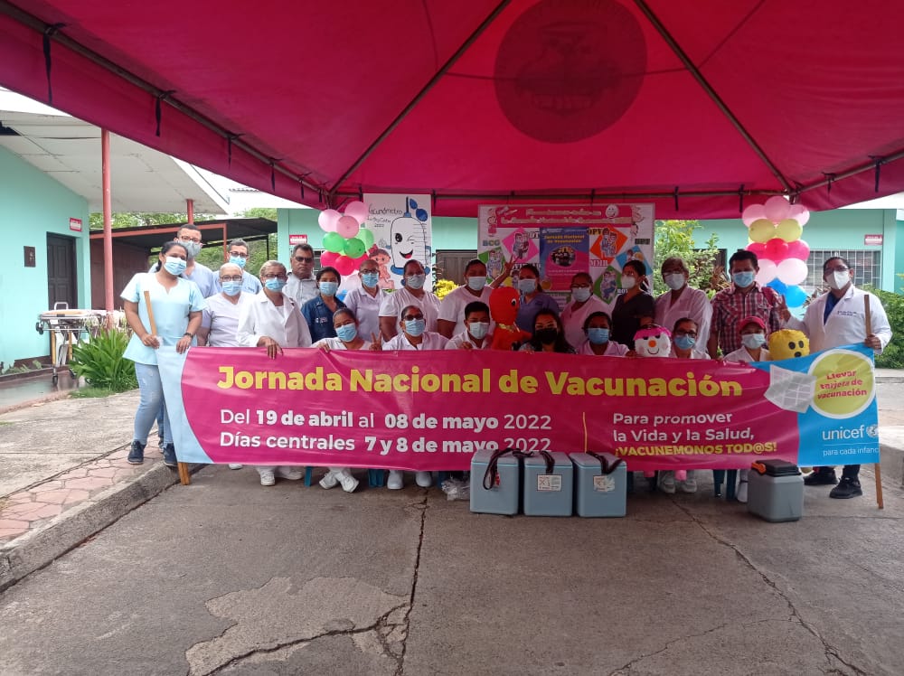 #VictoriasDeLaPaz Héroes de bata blanca de La Paz Centro, cerrando con broche de oro, jornada de vacunación, cumpliendo con la restitución de derecho  de la población #UVEDenisSilva #LeonRevolucion