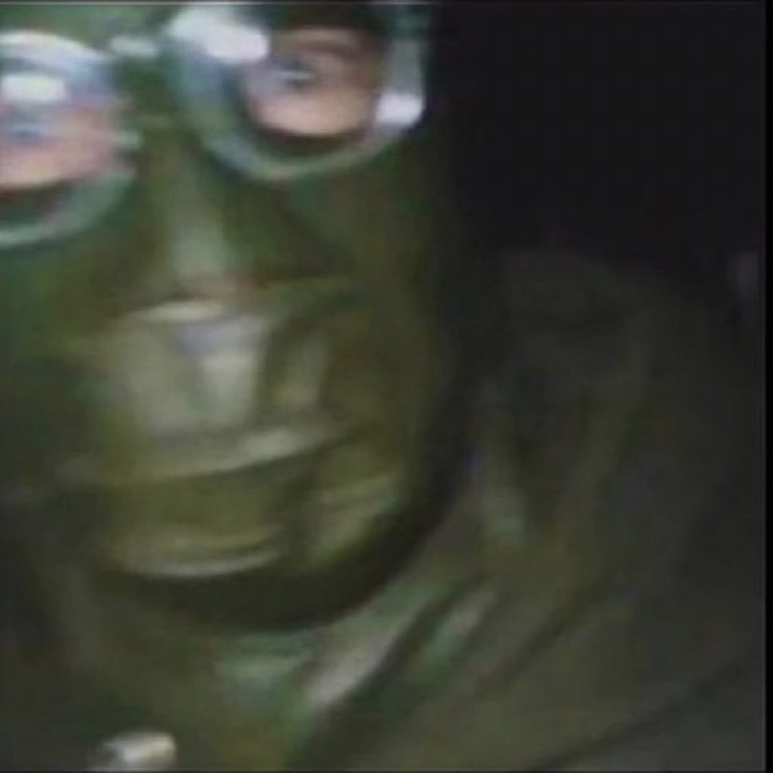 SavinTheBees's tweet image. “Riddle me this Batman, do you think sucking your own dick would feel more like sucking a dick or getting your dick sucked?”