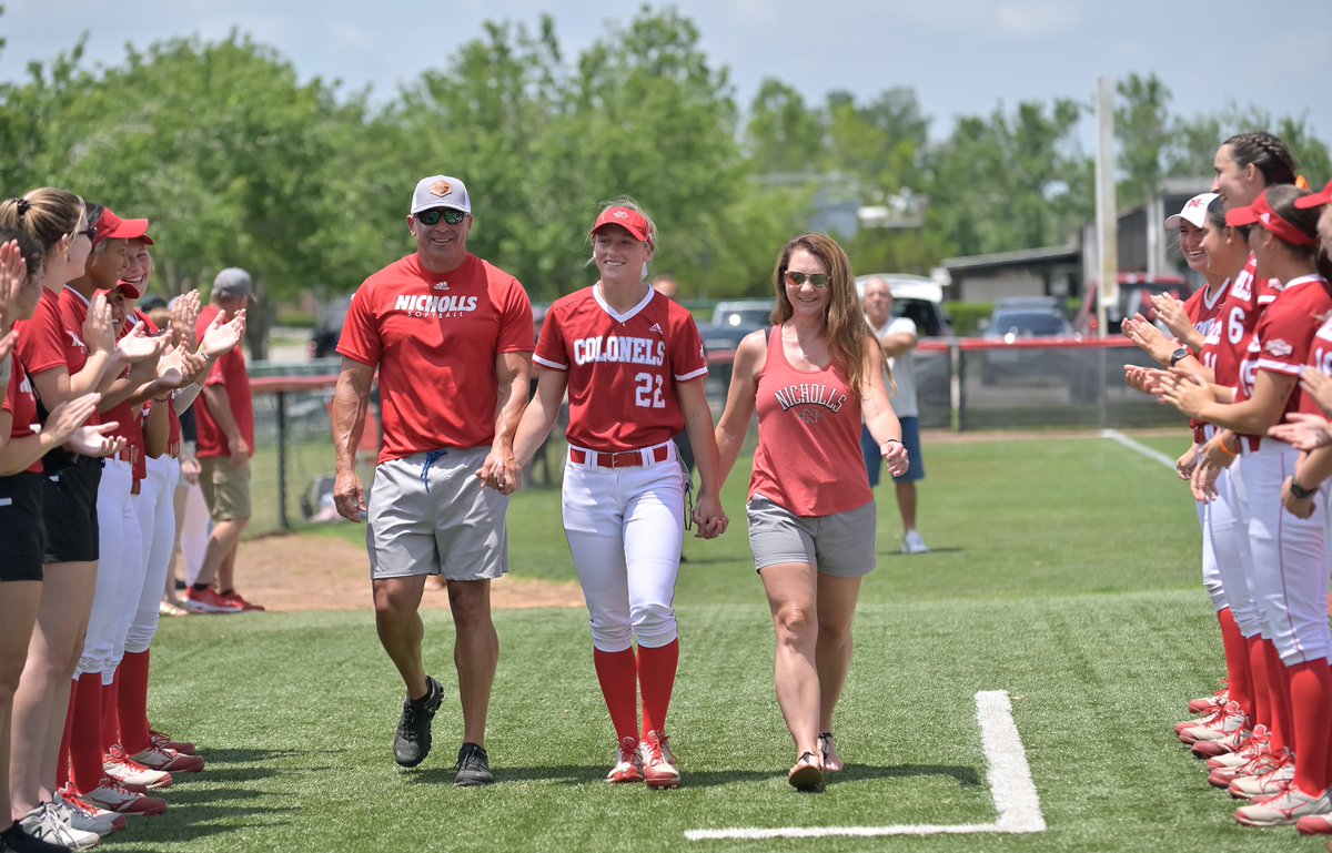 nicholls_sb's tweet photo. Senior Day 🥰 https://t.co/PzzI99EtAc