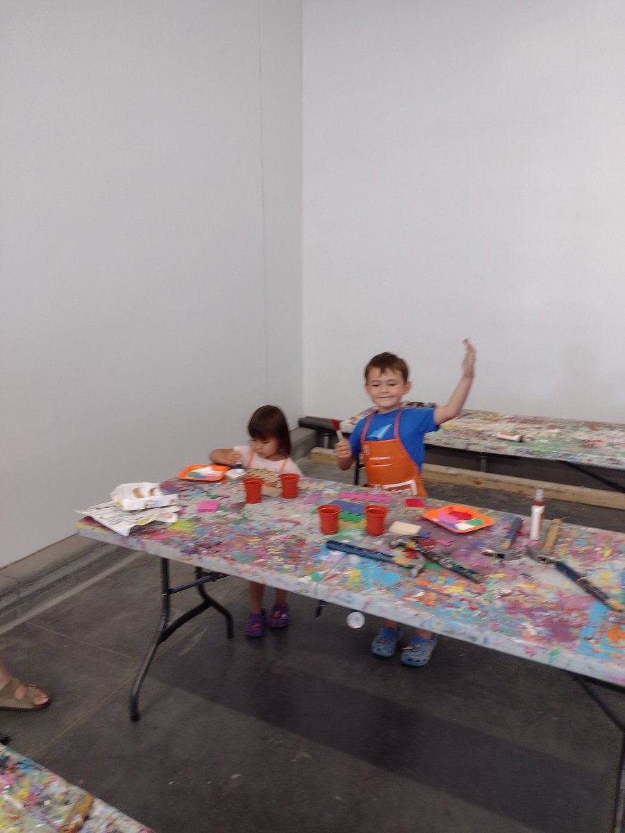 coryjt_02's tweet photo. Thank you PA Abril owning Kids Workshop! Abril grew up and took her kids pre pandemic. 3322 Kids and parents were so happy for the return! @HomeDepot3322 @TerryDu82212489 @Hd22Teresa https://t.co/OY4j9fmYYx