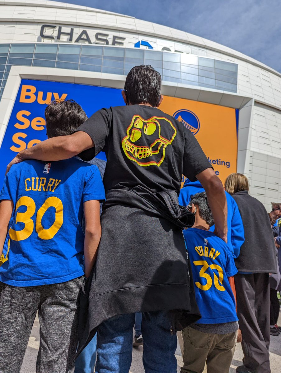 chintu30's tweet photo. Go @warriors! @BoredApeYC 🙌🚀 https://t.co/dFxYvywtsQ