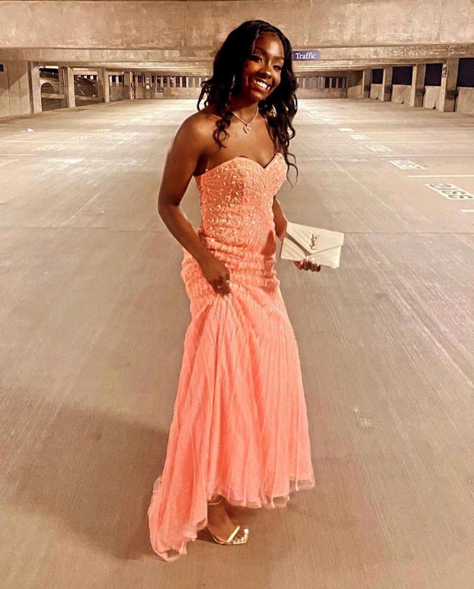 They definitely understood the assignment. #classof2022 #seniors #beautifulballers #llw #doingitforwoody #prom2k22 <a href="/LHS5PS/">Lincoln Athletics</a> <a href="/JaMyaMaryland2/">Jamya Maryland</a> <a href="/MikaylaBrown_/">Kay Kay 💋</a> <a href="/Heavy2022/">Heaven Hayden</a>