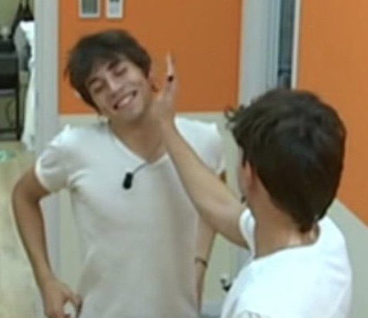 martiiv01's tweet photo. SE FANNO LA CAGATA DELL’ANNO SCORSO DI AVERE UNA FINALISSIMA CANTO-BALLO MI INCAZ*O.
NOI CE NE MERITIAMO SOLO UNA DI FINALISSIMA. #amici21 https://t.co/sqLehZK8m1