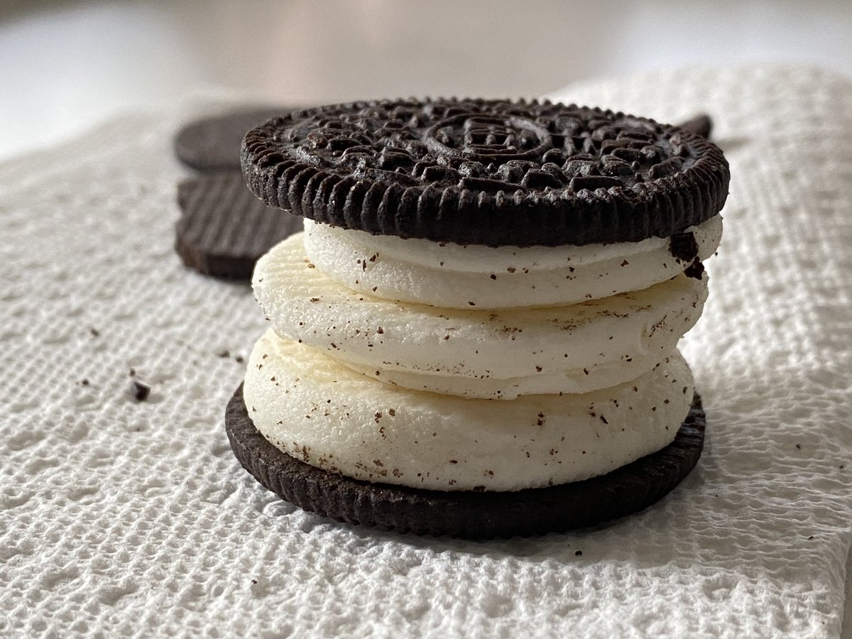 AllergyKidsDoc's tweet photo. I just learned that our 9 year old daughter deconstructs her 3 Oreo allotment to create one “Mega Super Duper Stuffed Oreo” 

I’ve been eating Oreos for over 40 years and this never once occurred to me. It’s glorious. https://t.co/DdhndMdFWo