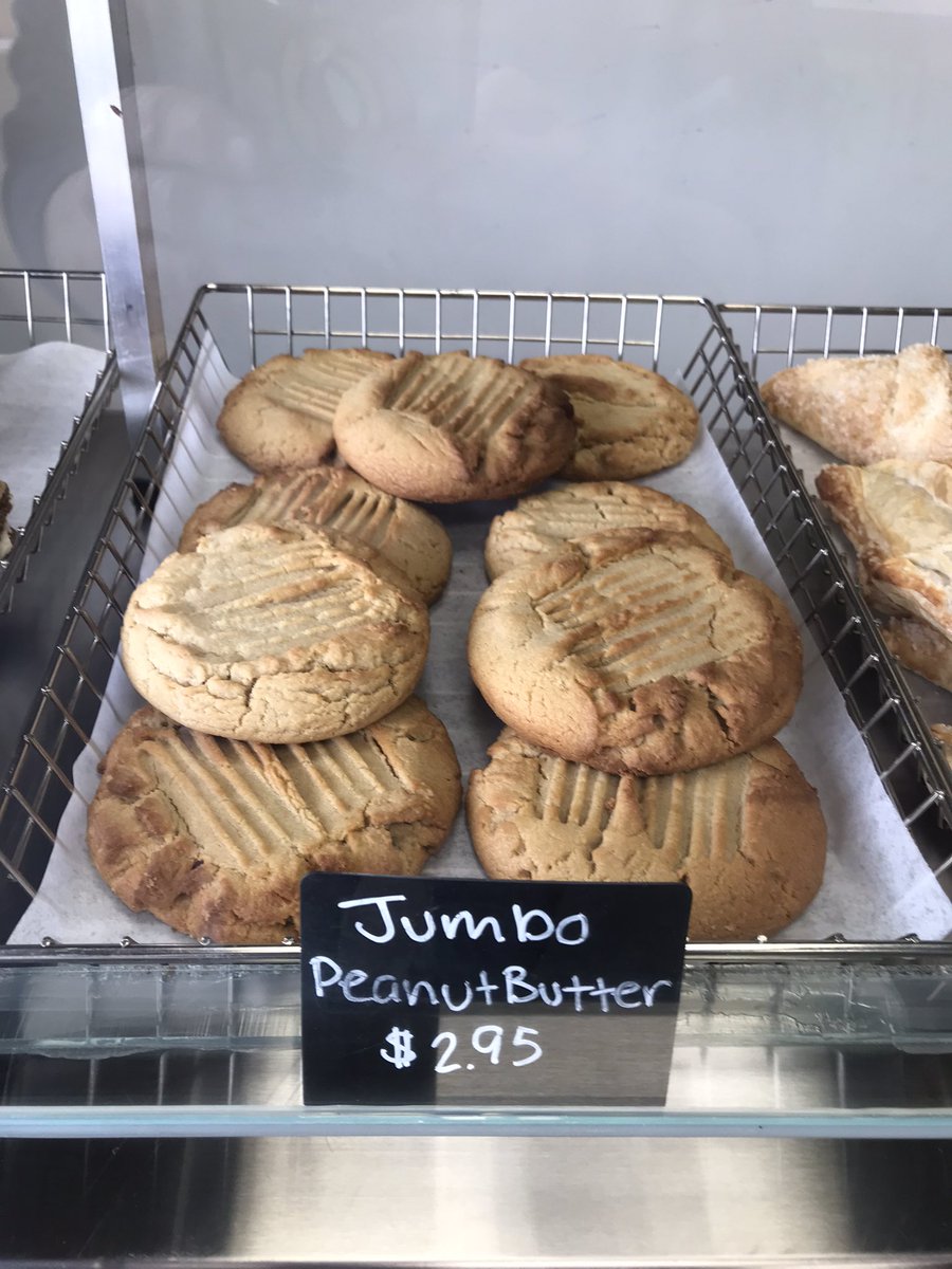 everydaytourist's tweet photo. Today’s difficult decision at Flavours Of Montreal in #Airdrie Perhaps one of each? Sampler Pack? #cookies #bakegood #traveltips @airdire @TravelAlberta @JimByersTravel https://t.co/28lK1vbNtK