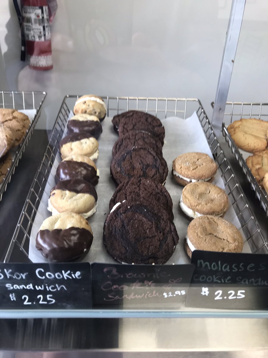 everydaytourist's tweet photo. Today’s difficult decision at Flavours Of Montreal in #Airdrie Perhaps one of each? Sampler Pack? #cookies #bakegood #traveltips @airdire @TravelAlberta @JimByersTravel https://t.co/28lK1vbNtK