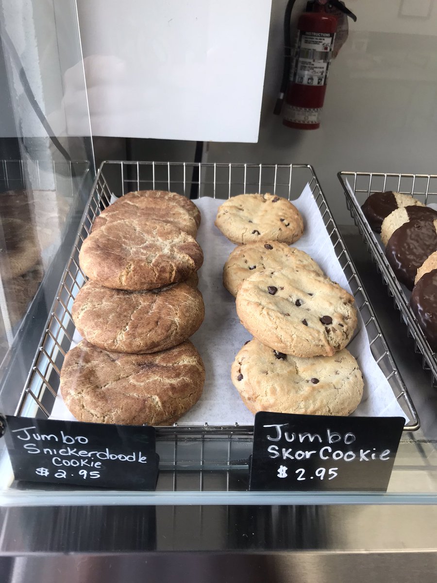 everydaytourist's tweet photo. Today’s difficult decision at Flavours Of Montreal in #Airdrie Perhaps one of each? Sampler Pack? #cookies #bakegood #traveltips @airdire @TravelAlberta @JimByersTravel https://t.co/28lK1vbNtK