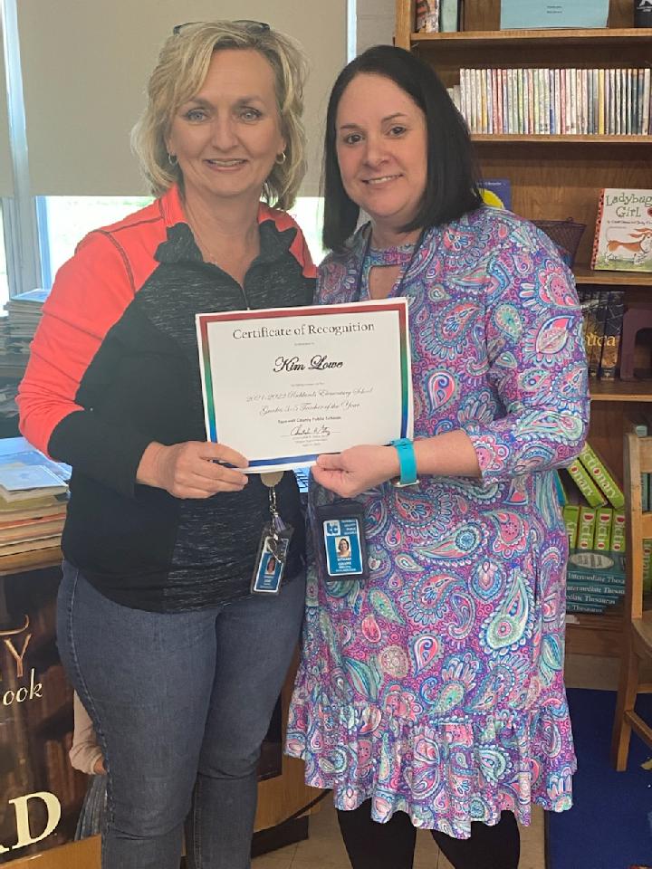 RICHLANDSELEM's tweet photo. Congratulations to Ms. Kathy Alley and Ms. Kim Lowe. They are our RES Teachers of the Year. We are so proud of you both.  Thank you for being  excellent educators. #RESFunLearning #TCPSteaches https://t.co/hAGmcgz5en