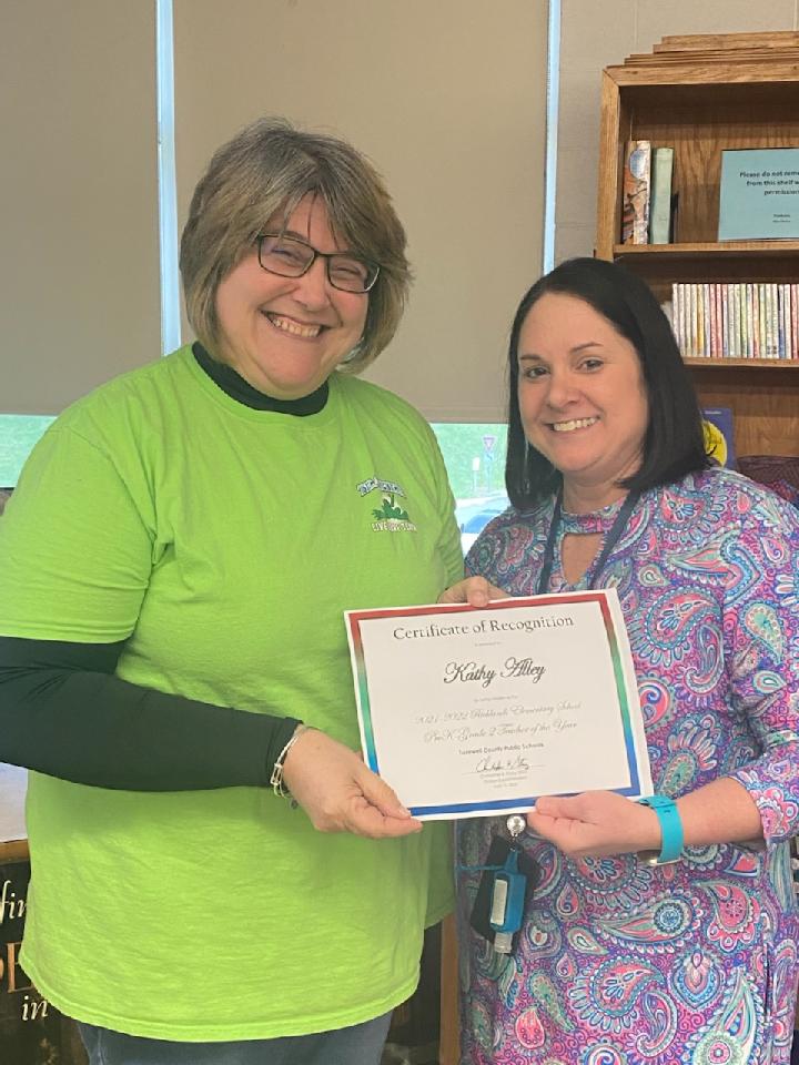 RICHLANDSELEM's tweet photo. Congratulations to Ms. Kathy Alley and Ms. Kim Lowe. They are our RES Teachers of the Year. We are so proud of you both.  Thank you for being  excellent educators. #RESFunLearning #TCPSteaches https://t.co/hAGmcgz5en